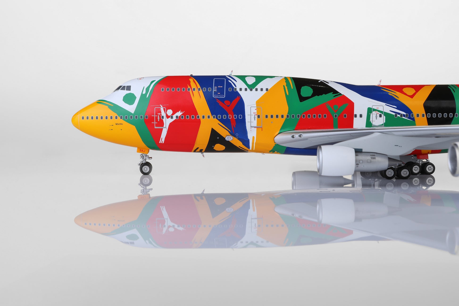 South African Airways B747-300 ZS-SAJ "Ndizani"