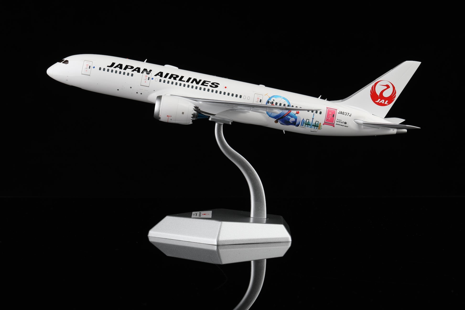 Japan Airlines B787-8 JA837J "Doraemon" product image