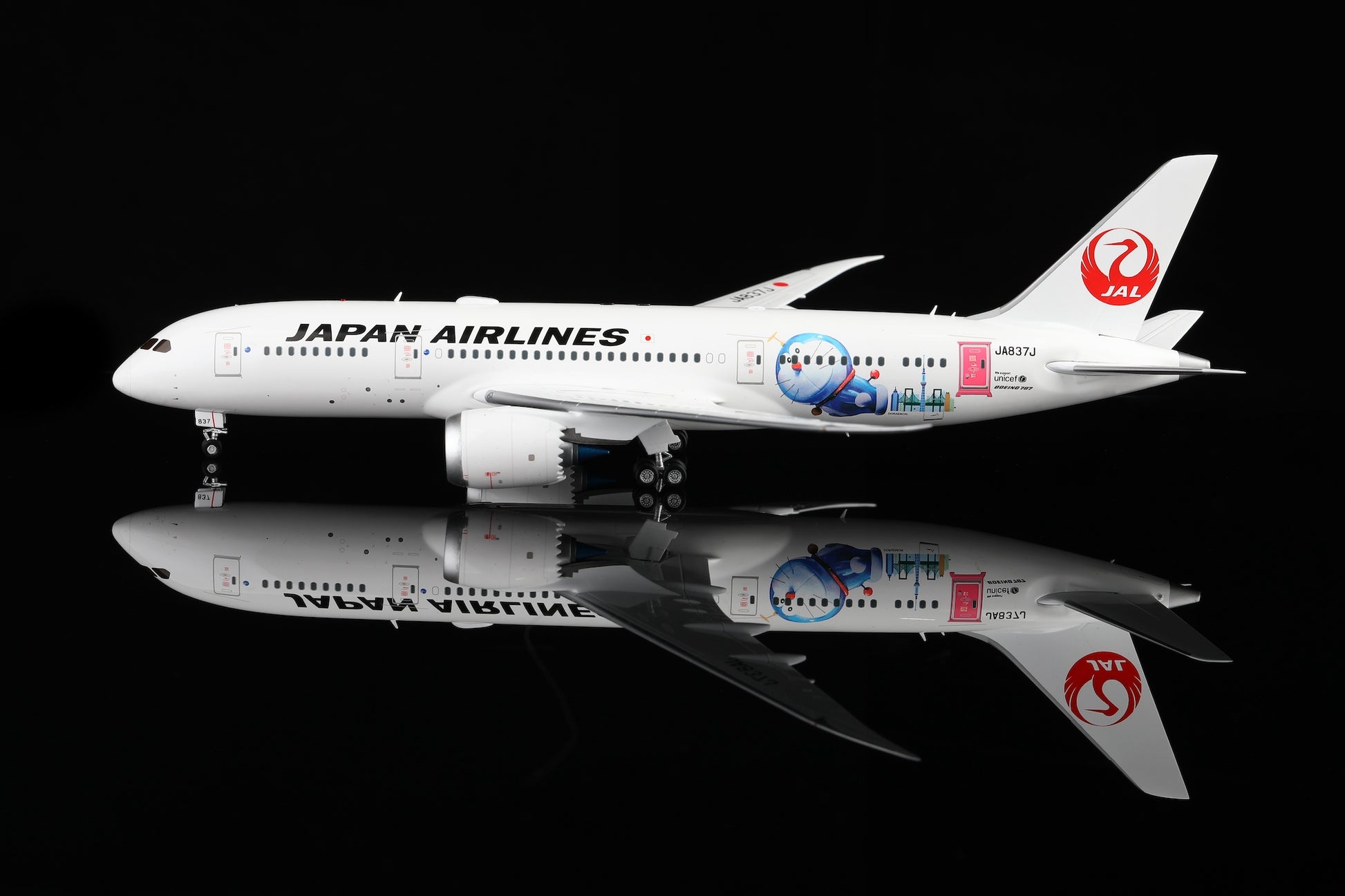 Japan Airlines B787-8 JA837J "Doraemon" product image