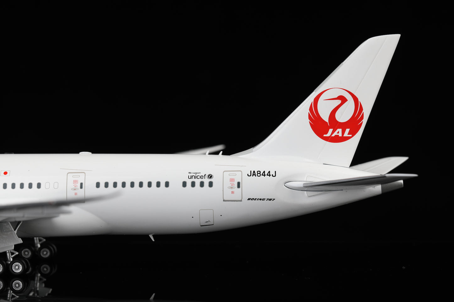 Japan Airlines B787-8 JA844J product image