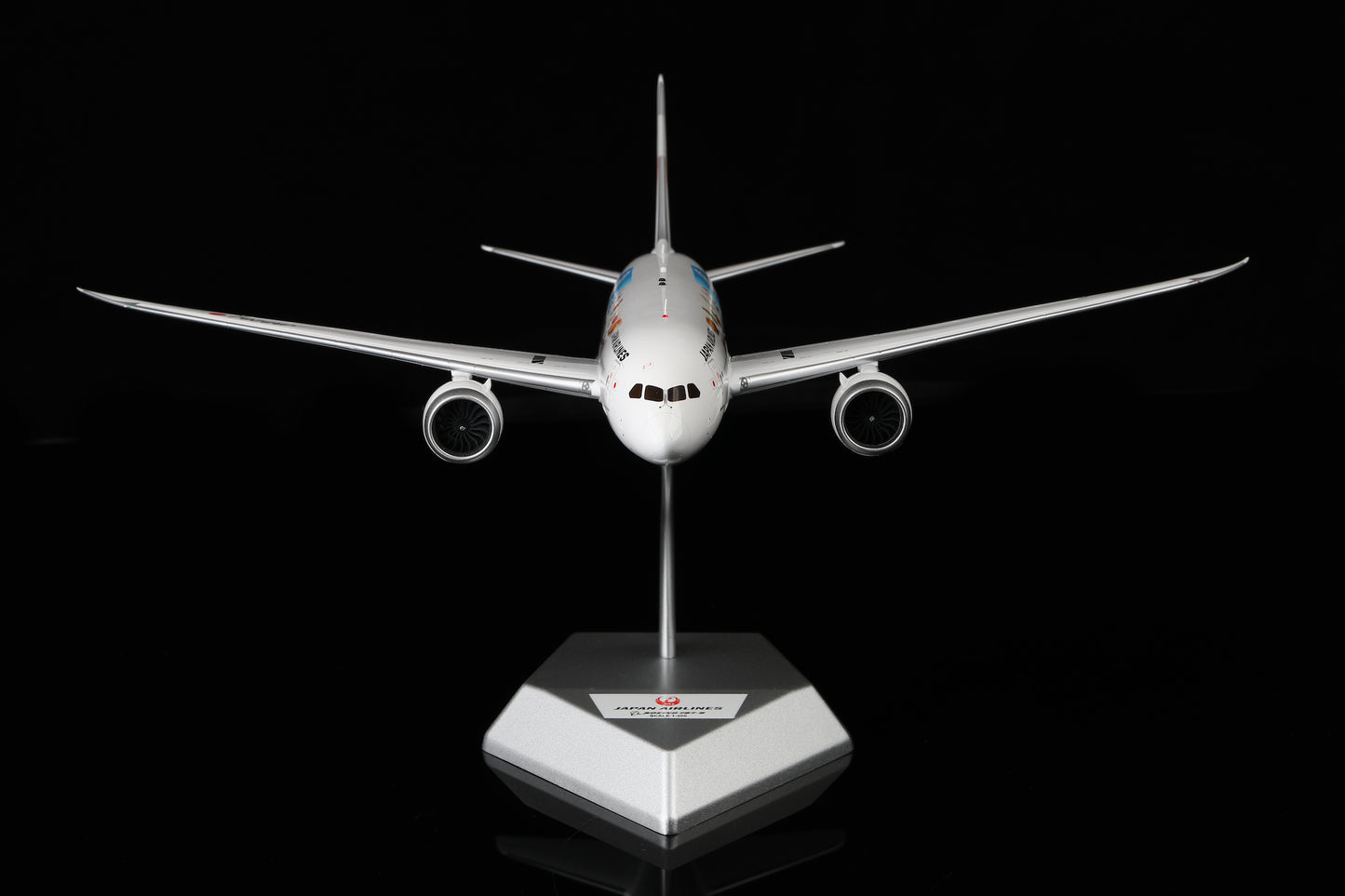 Japan Airlines B787-8 JA828J "Studio Ghibli"