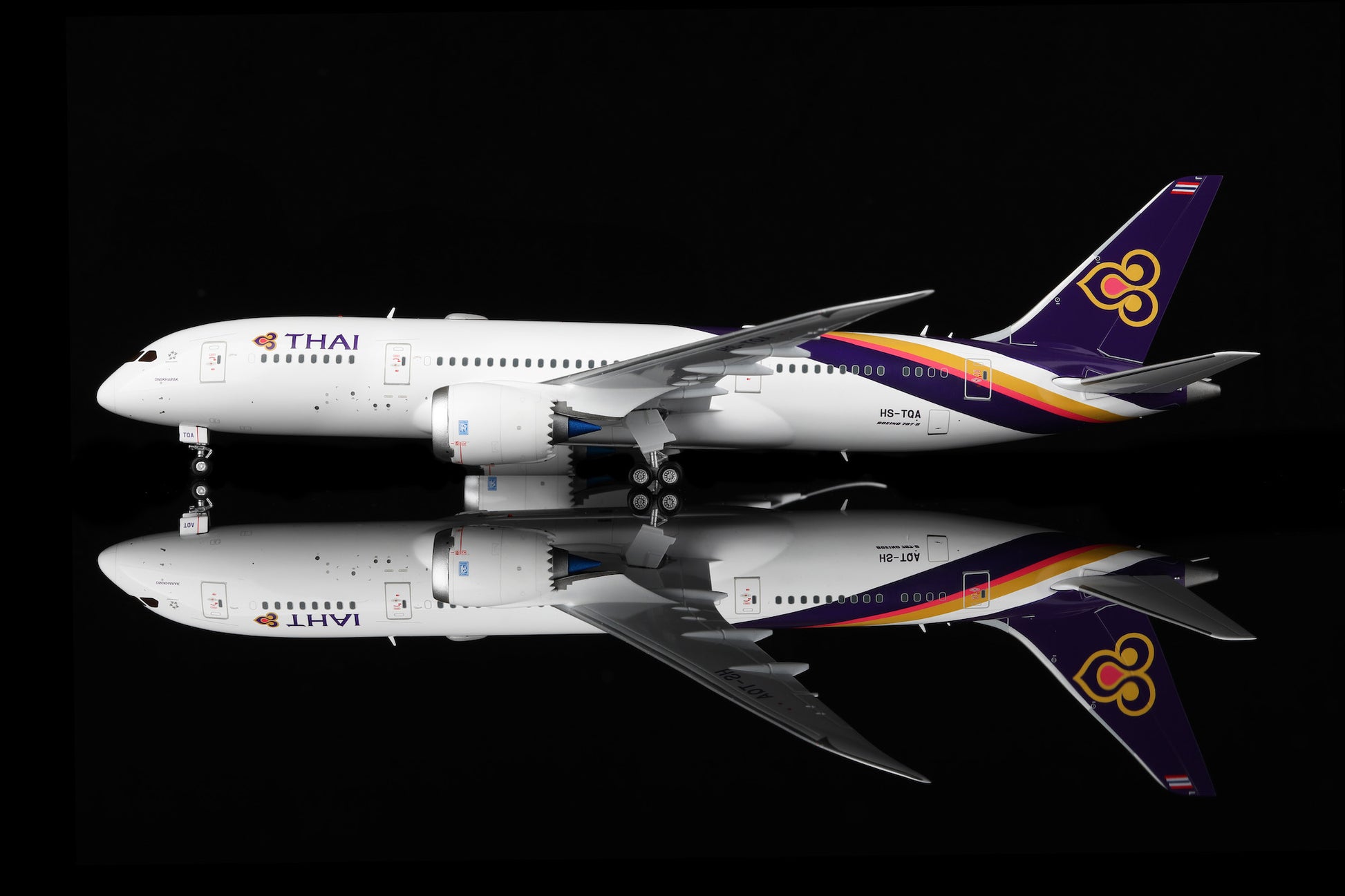 Thai Airways B787-8 HS-TQA