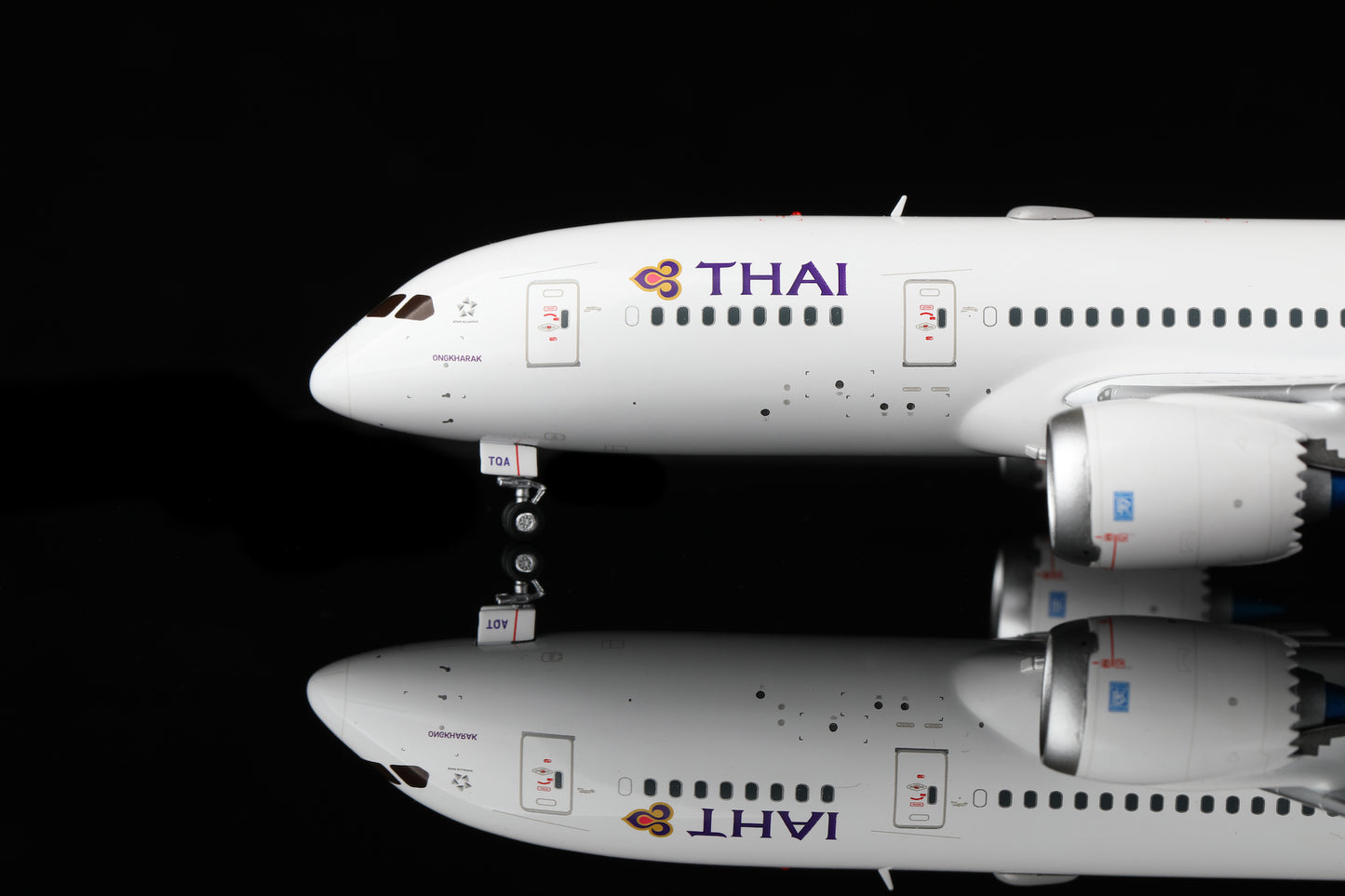 Thai Airways B787-8 HS-TQA