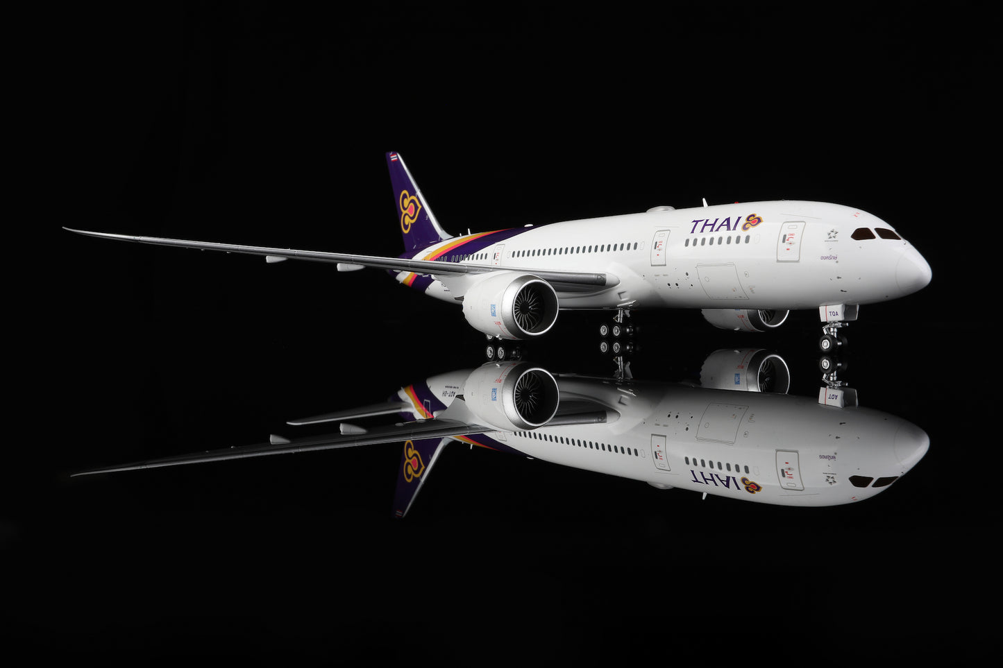 Thai Airways B787-8 HS-TQA