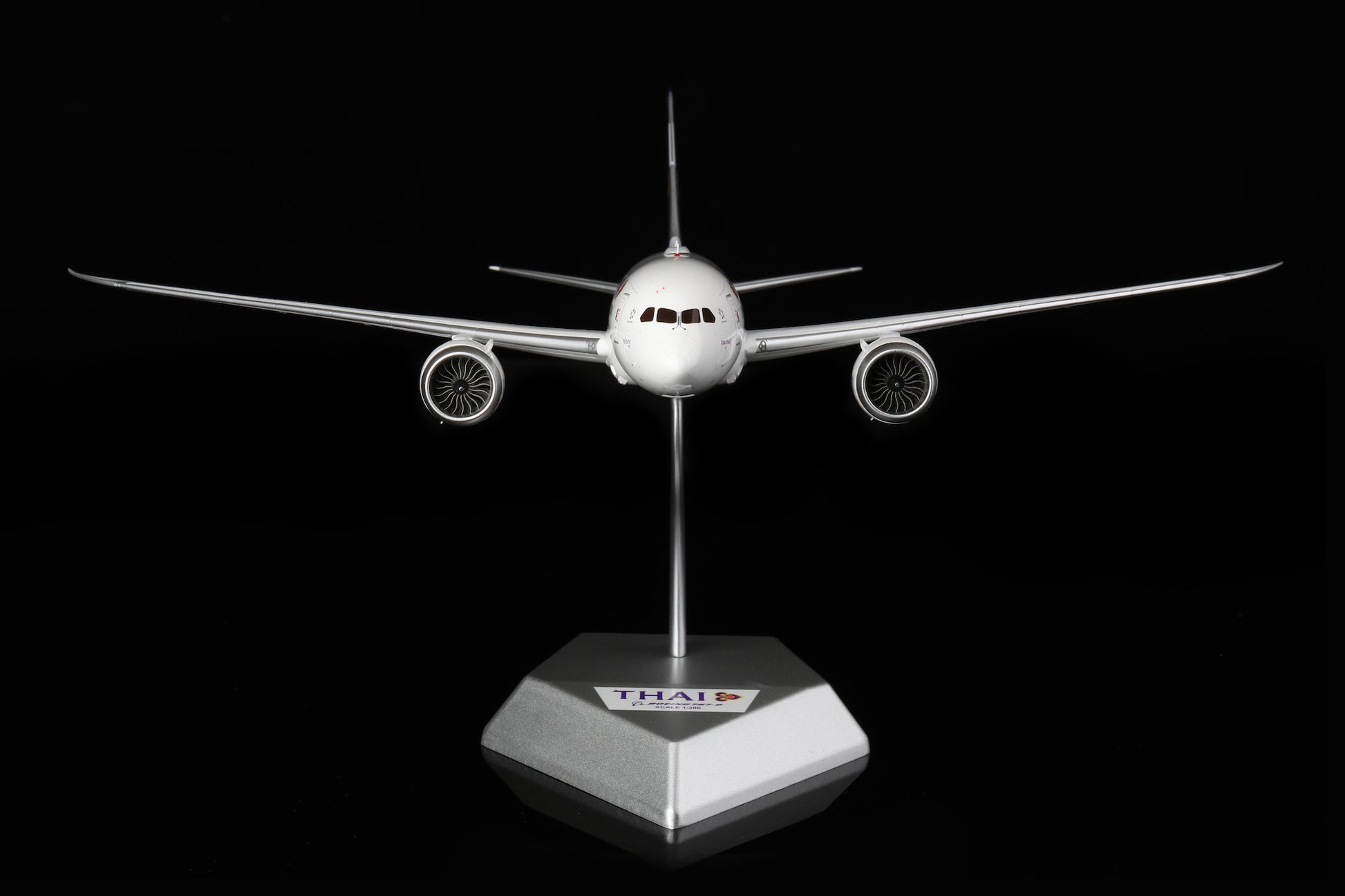 Thai Airways B787-8 HS-TQF