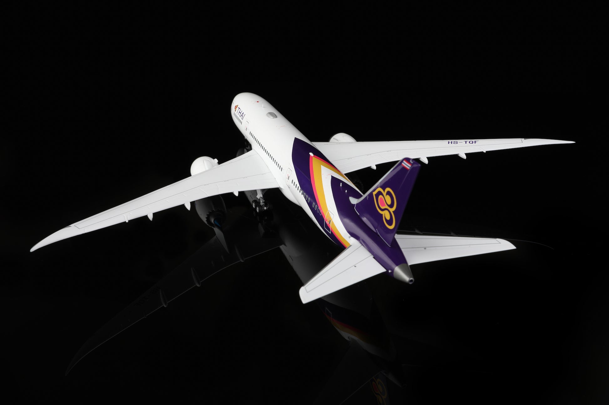 Thai Airways B787-8 HS-TQF