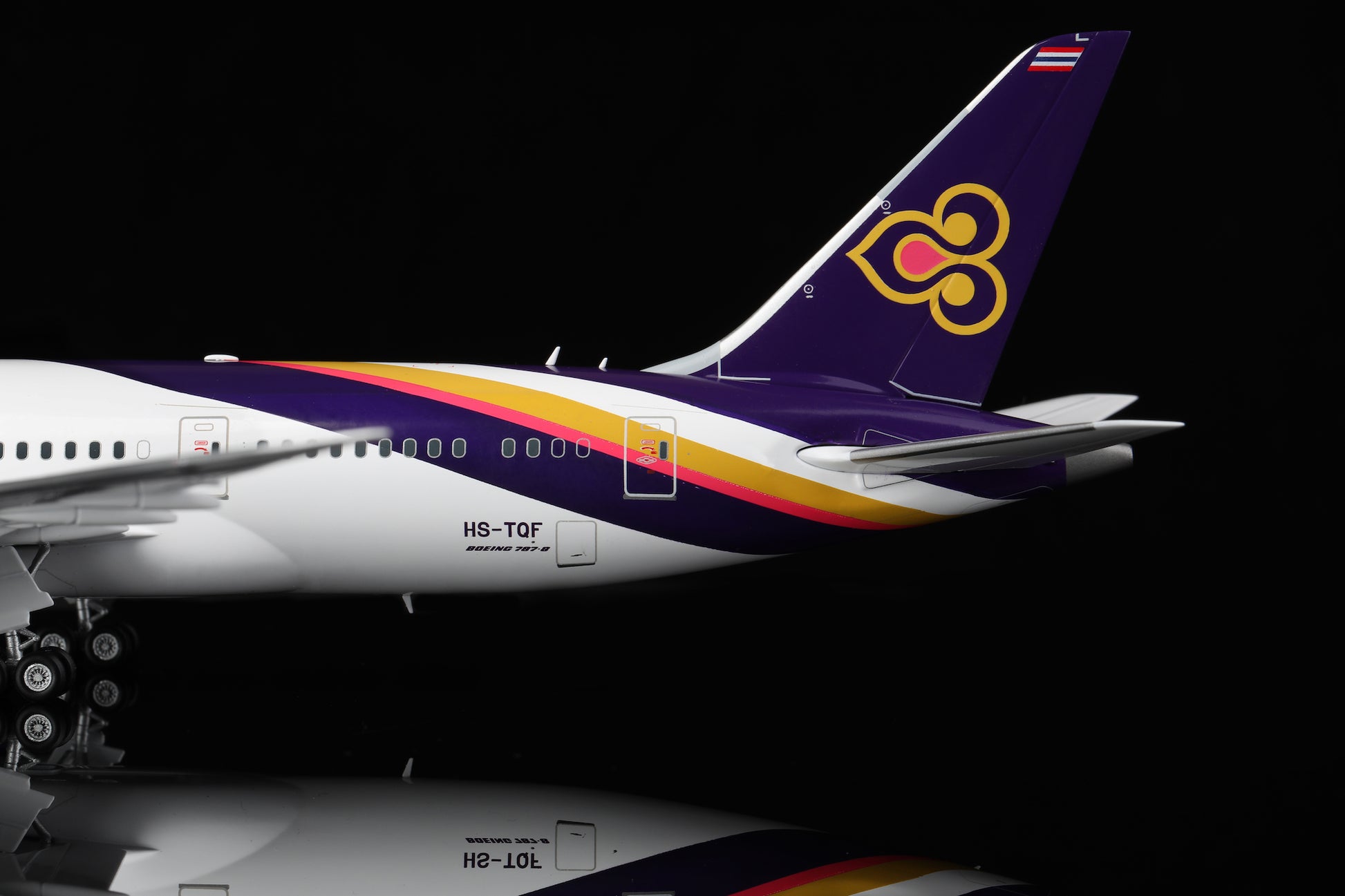 Thai Airways B787-8 HS-TQF