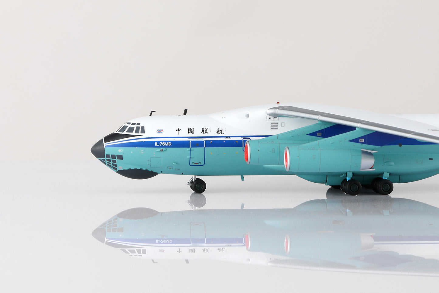 China United Airlines Ilyushin IL76MD B-4031 2