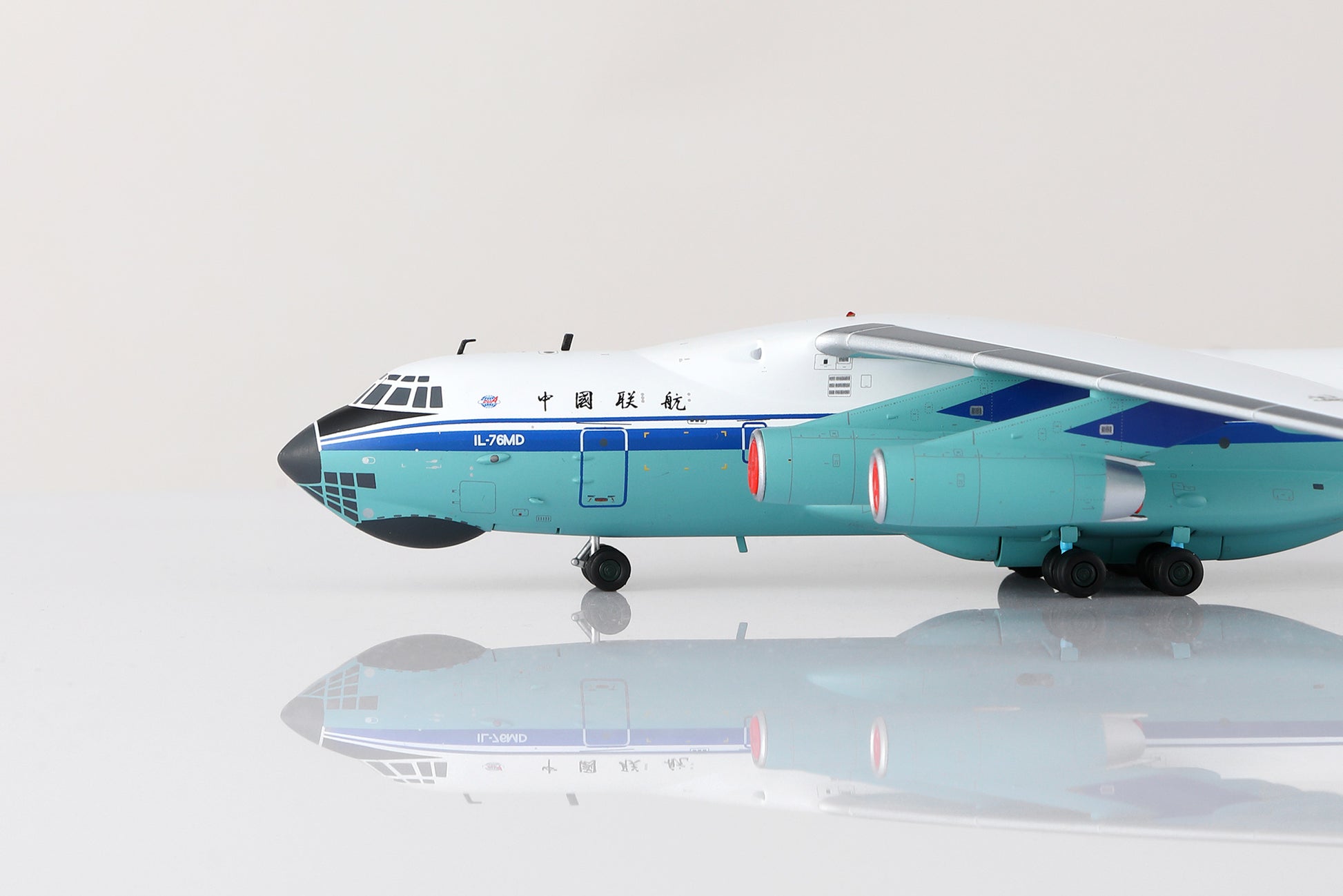 China United Airlines Ilyushin IL76MD B-4031 2