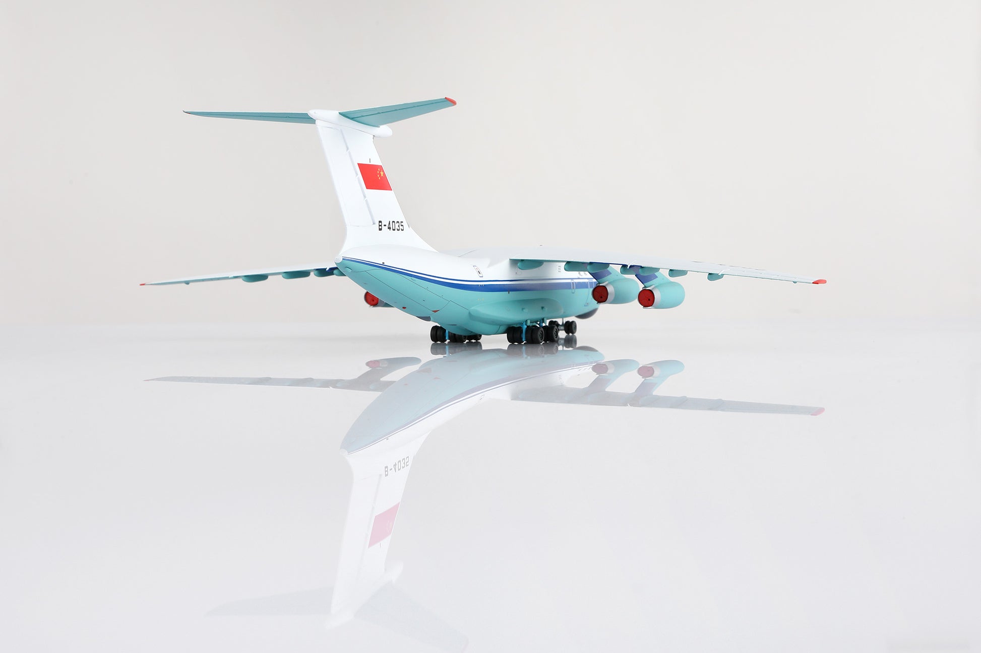 China United Airlines Ilyushin IL-76MD B-4035 7