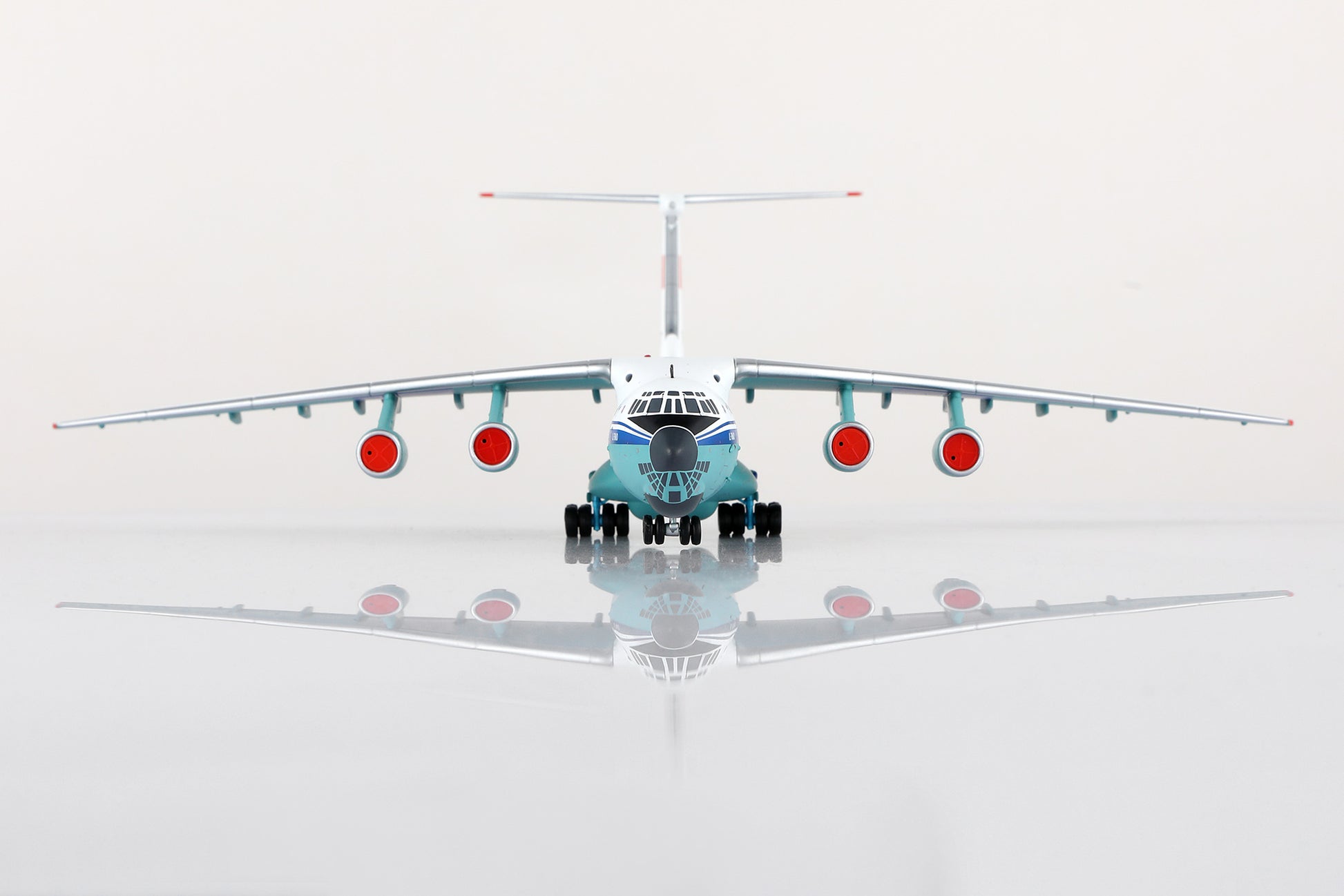 China United Airlines Ilyushin IL-76MD B-4037 2