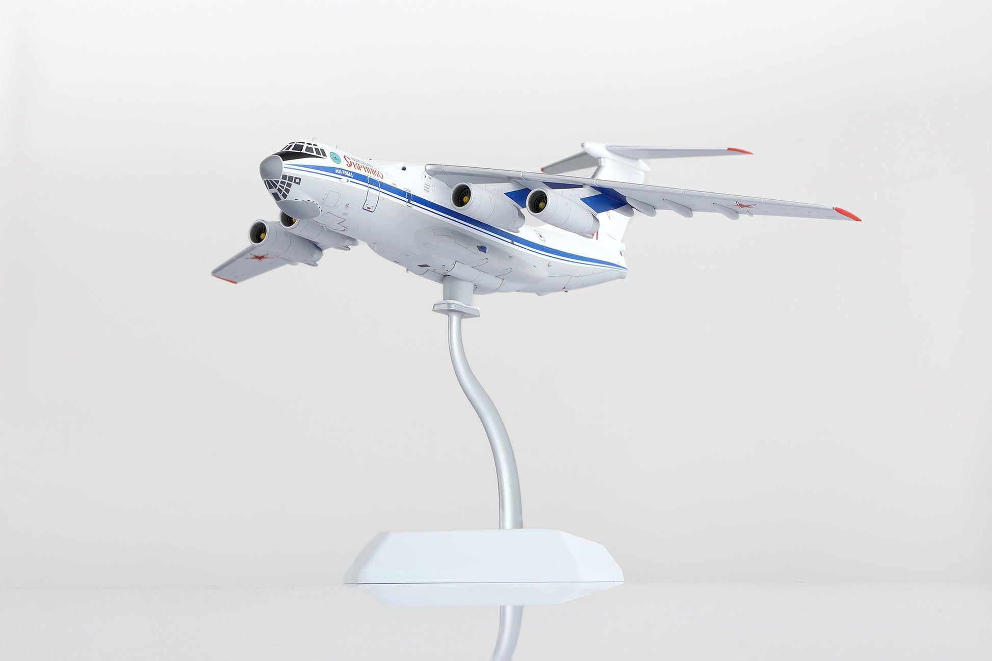 Russian Air Force IL-76MD Red 01