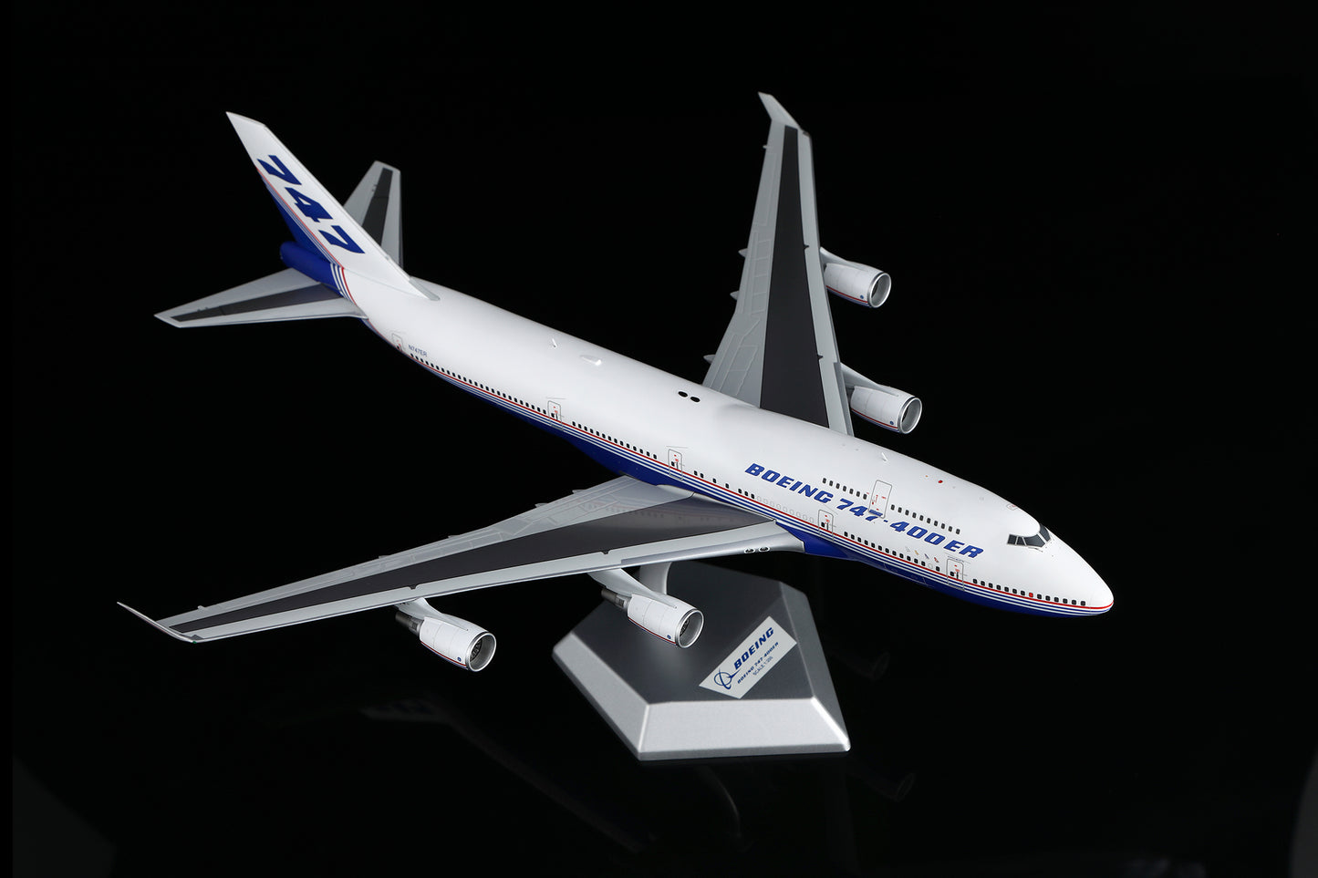 Boeing 747-400 Boeing Company N747ER 10