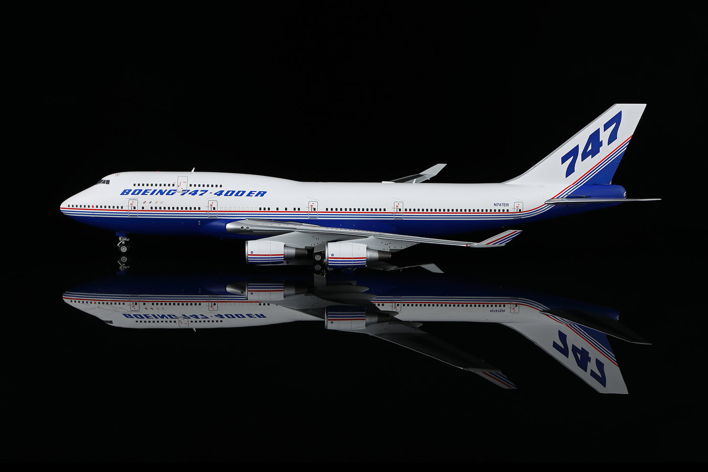 Boeing 747-400 Boeing Company N747ER 9