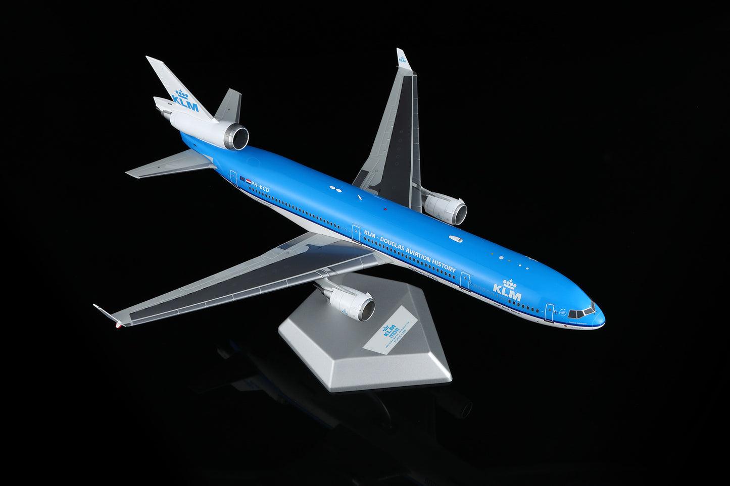 KLM McDonnell Douglas MD-11 PH-KCD 8