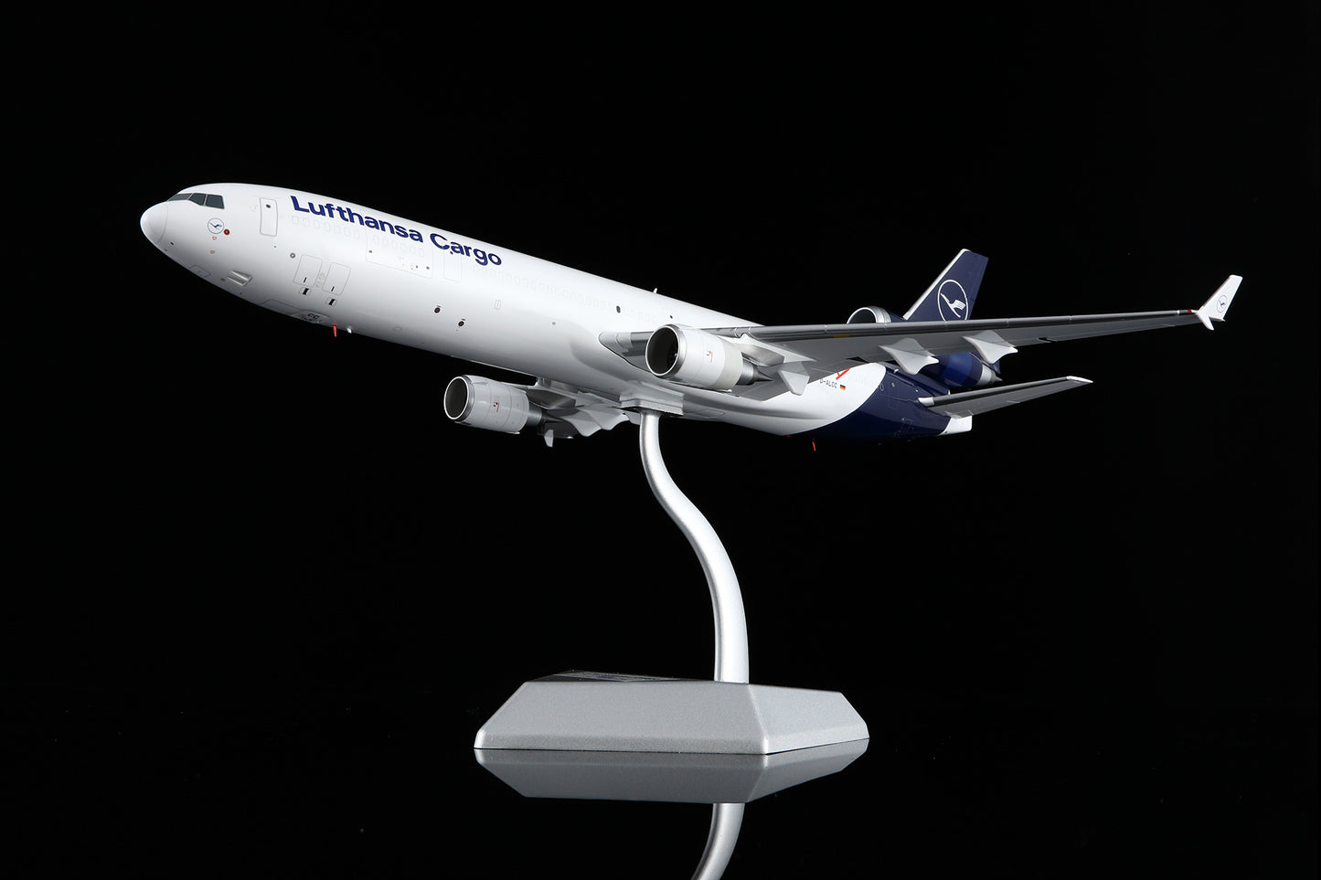 Lufthansa Cargo MD-11 D-ALCC 10