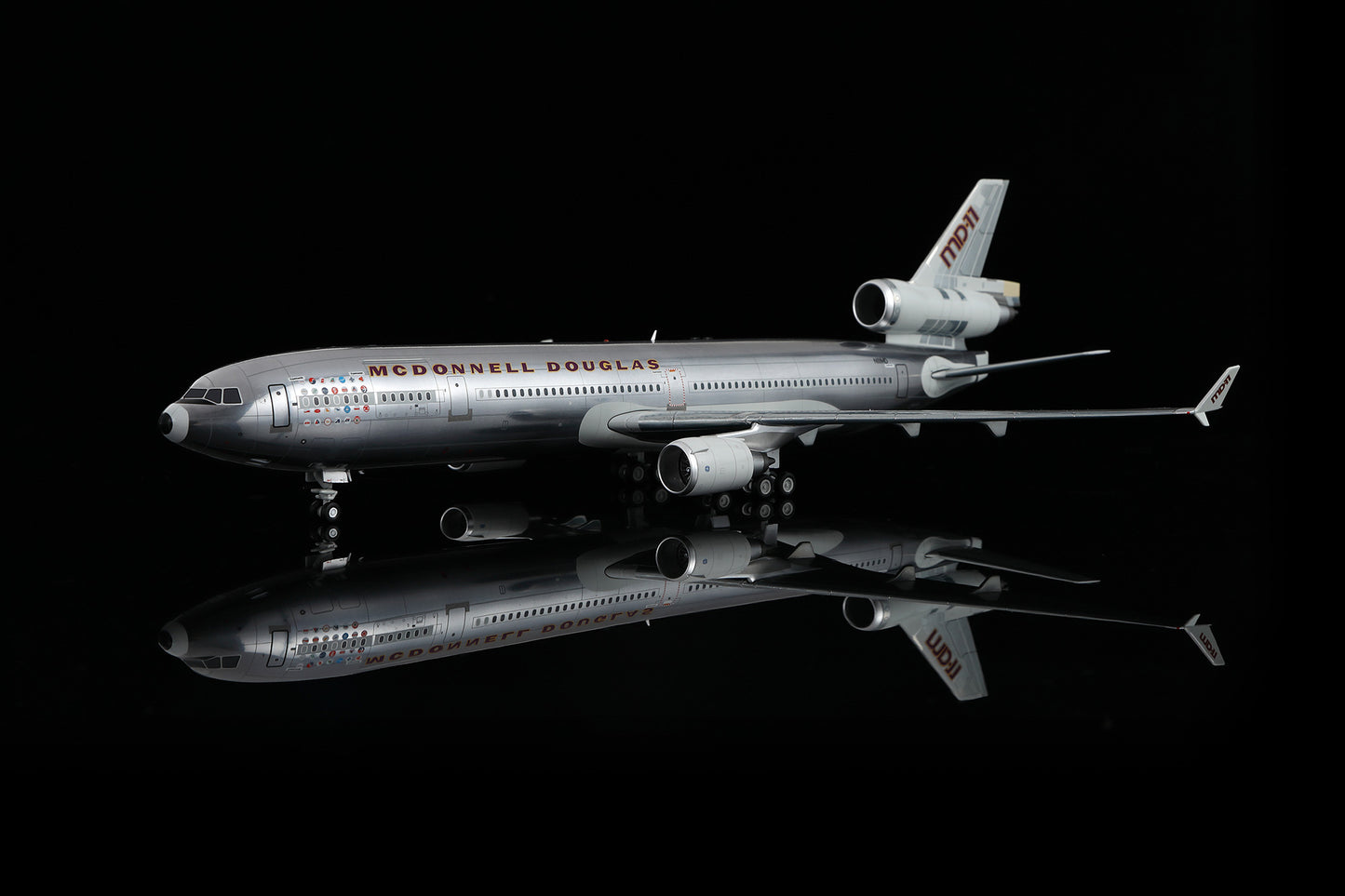McDonnell Douglas MD-11 N111MD 2