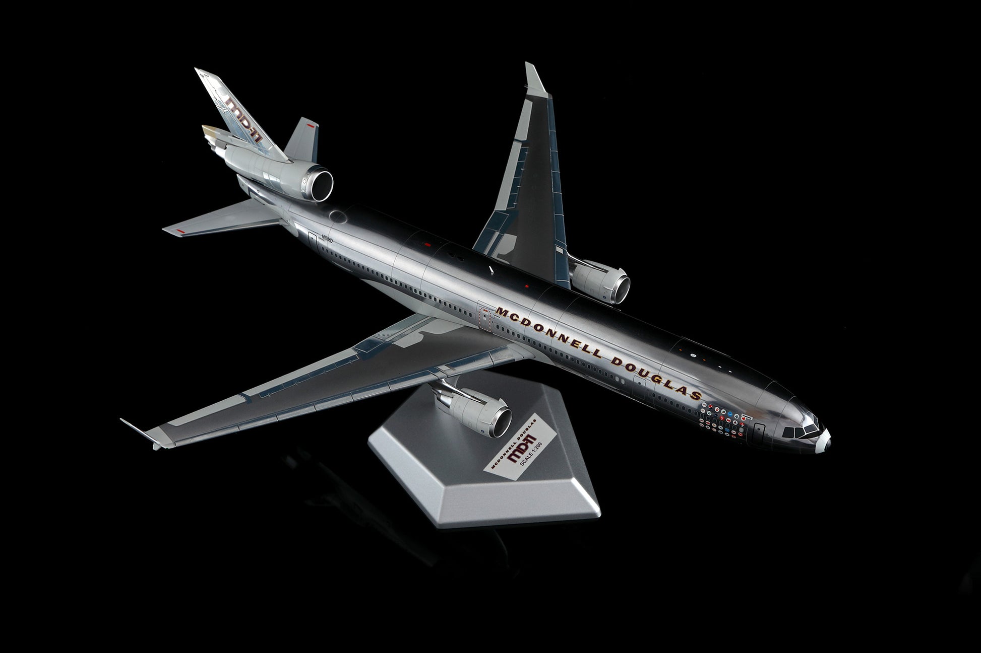 McDonnell Douglas MD-11 N111MD 8