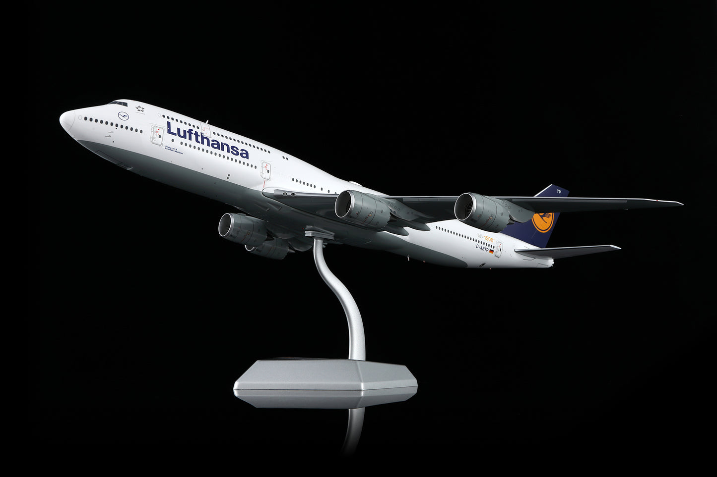 Lufthansa B747-8 D-ABYP 11