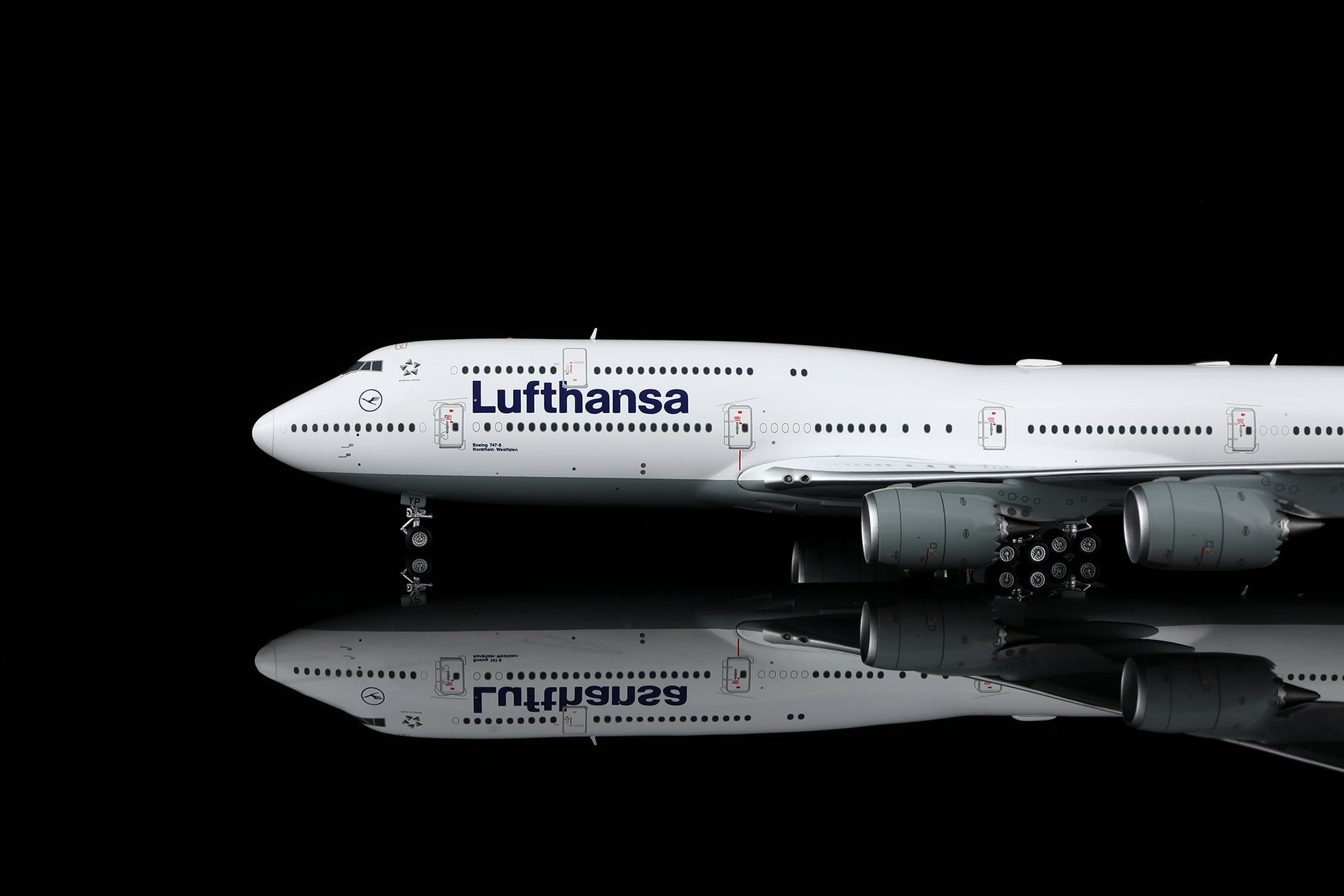 Lufthansa B747-8 D-ABYP 7