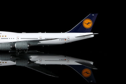 Lufthansa B747-8 5-starHansa D-ABYM 11