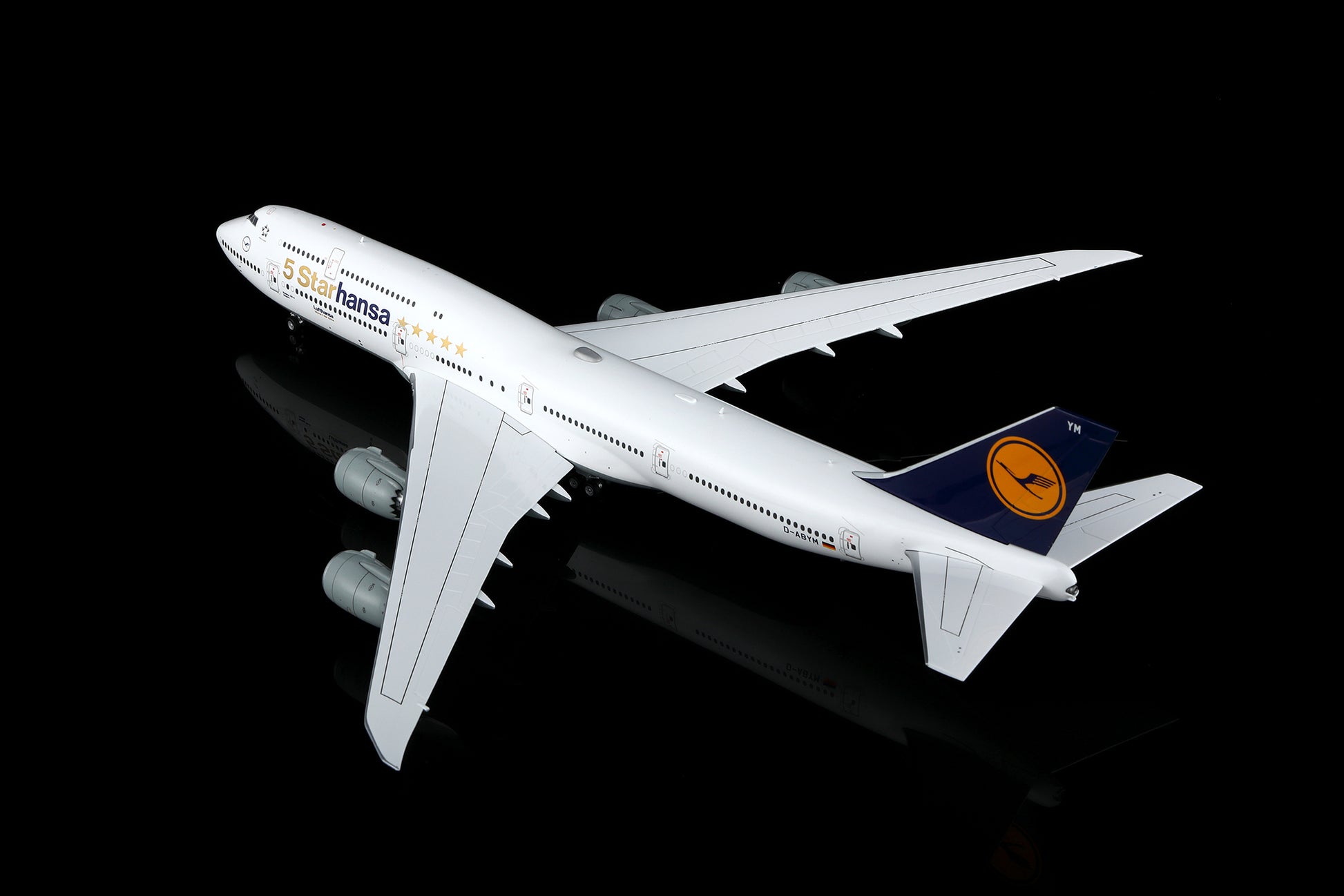 Lufthansa B747-8 5-starHansa D-ABYM 12