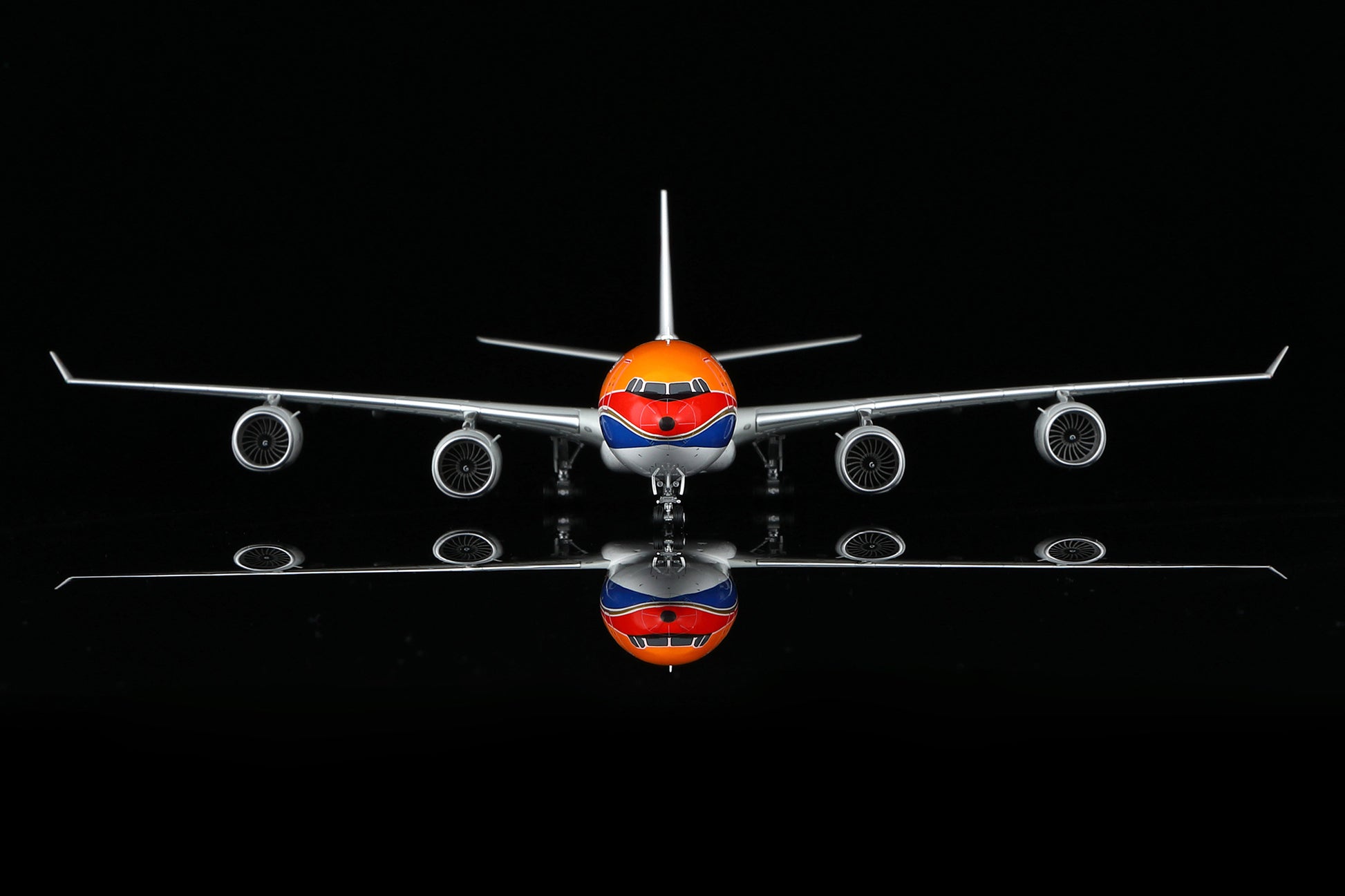 China Eastern Airlines A340-600 B-6055 – image 6