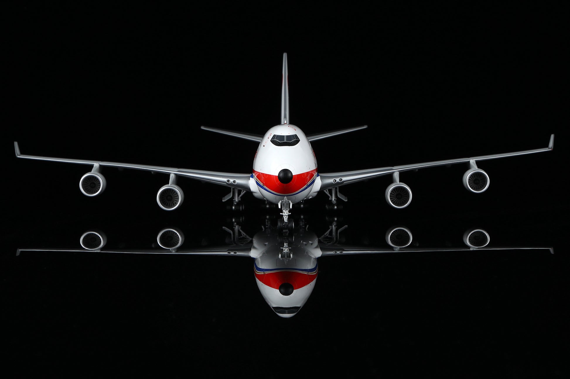 China Cargo Airlines B747-400F B-2428 – image 2