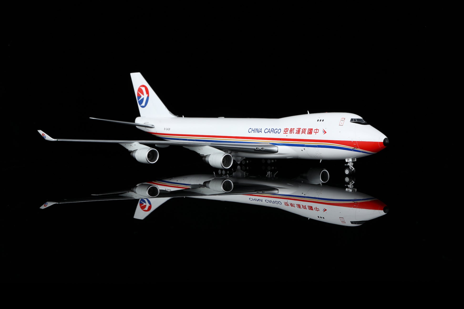 China Cargo Airlines B747-400F B-2428 – image 4