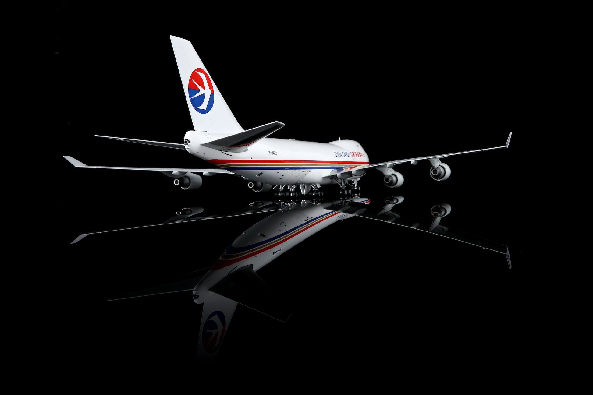 China Cargo Airlines B747-400F B-2428 – image 9