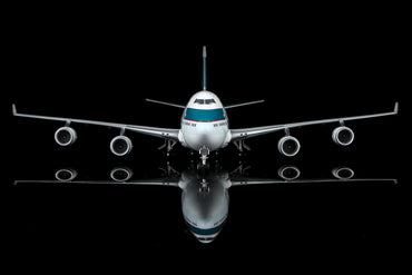 Cathay Pacific B747-400 B-HUJ – image 2