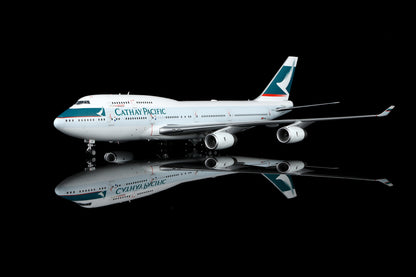 Cathay Pacific B747-400 B-HUJ – image 3