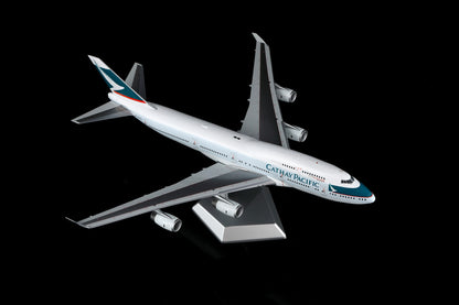 Cathay Pacific B747-400 B-HUJ – image 11