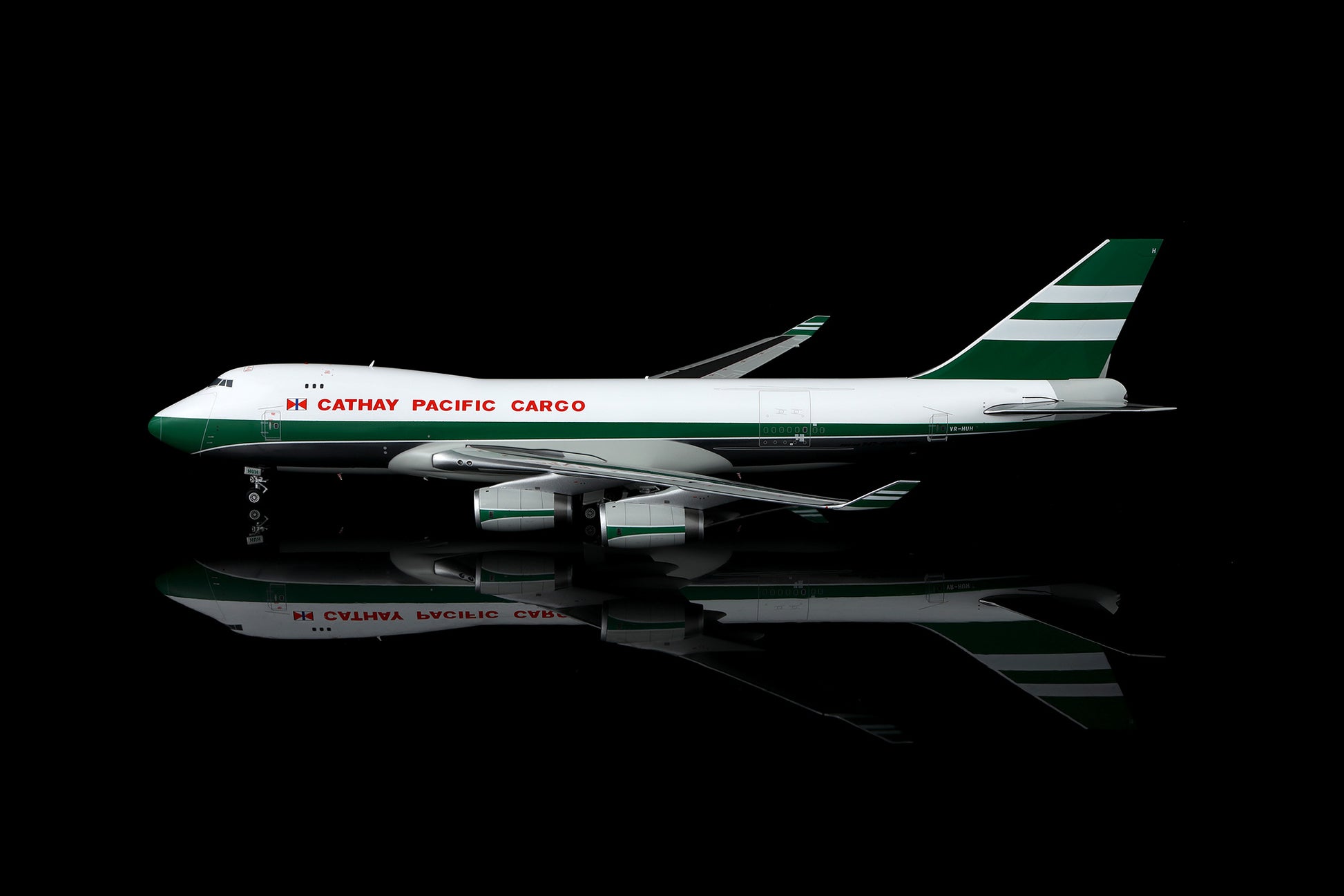 Cathay Pacific Cargo B747-400F VR-HUH