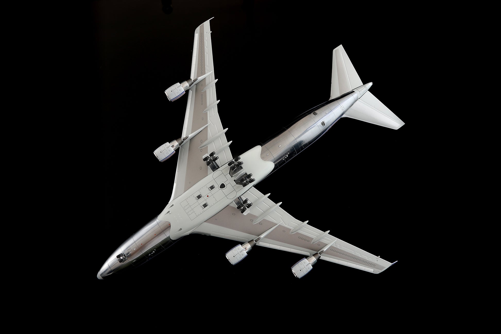 Boeing B747-400 House Color N401PW Polished 4