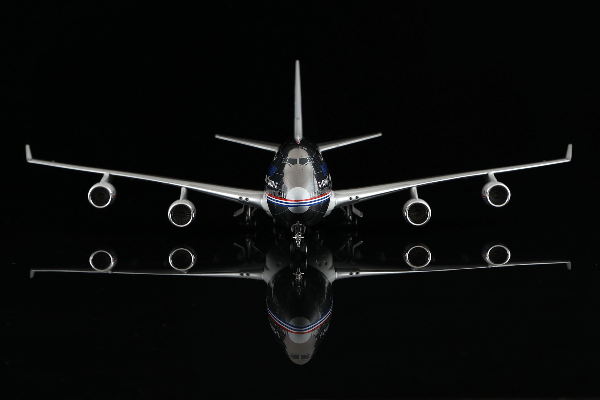 Boeing B747-400 House Color N401PW Polished 5