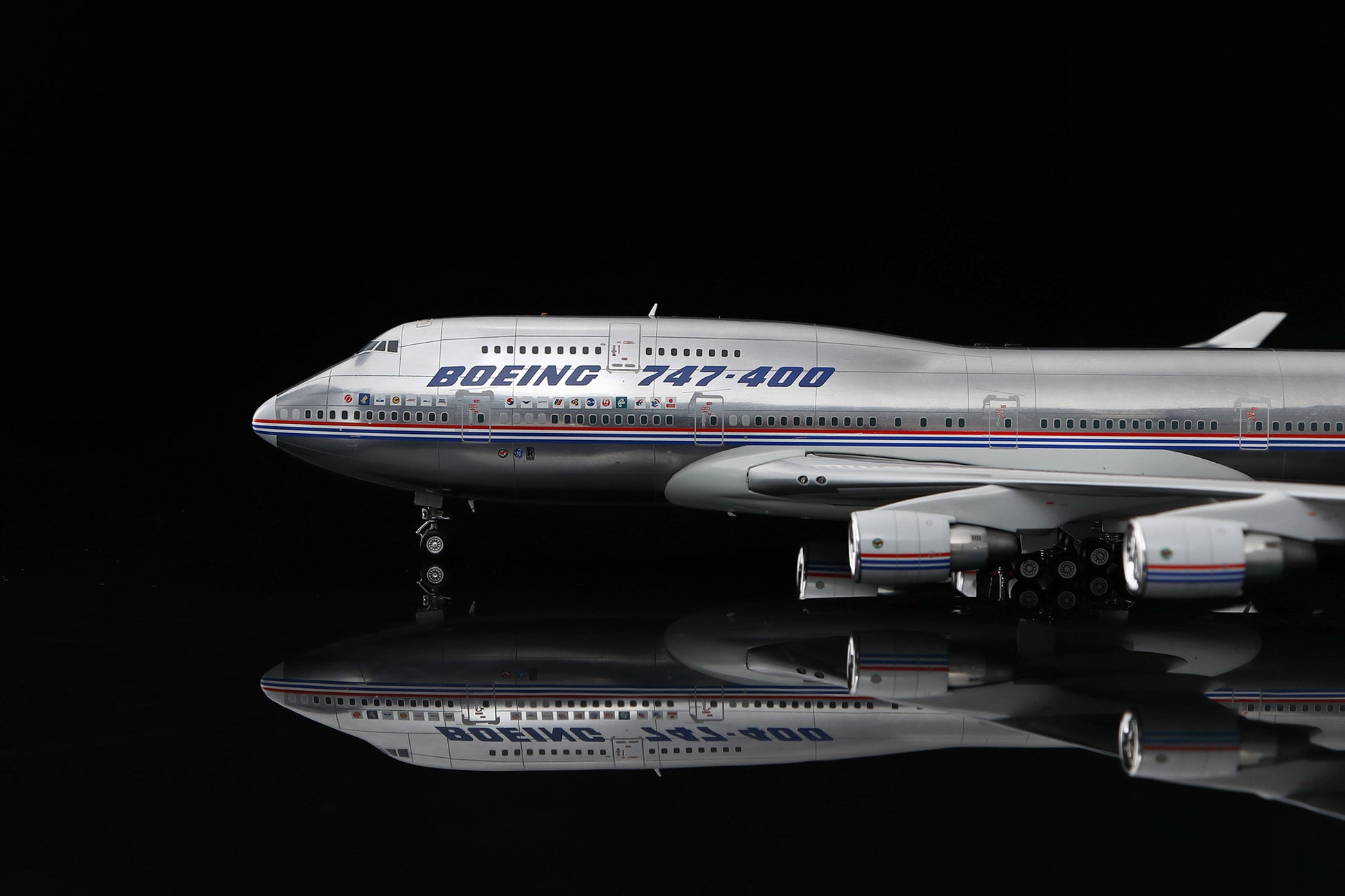 Boeing B747-400 House Color N401PW Polished 6