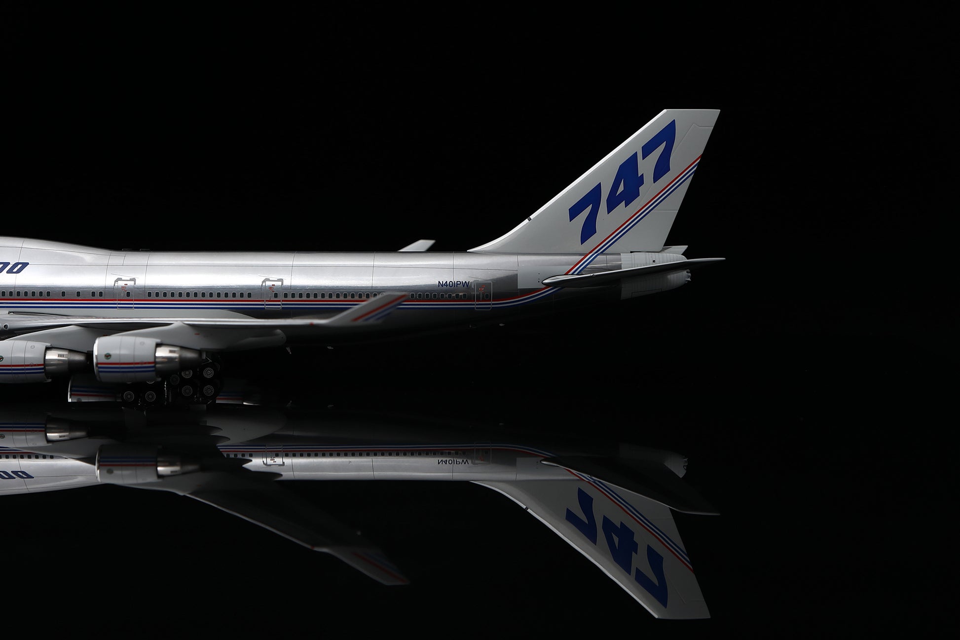 Boeing B747-400 House Color N401PW Polished 8