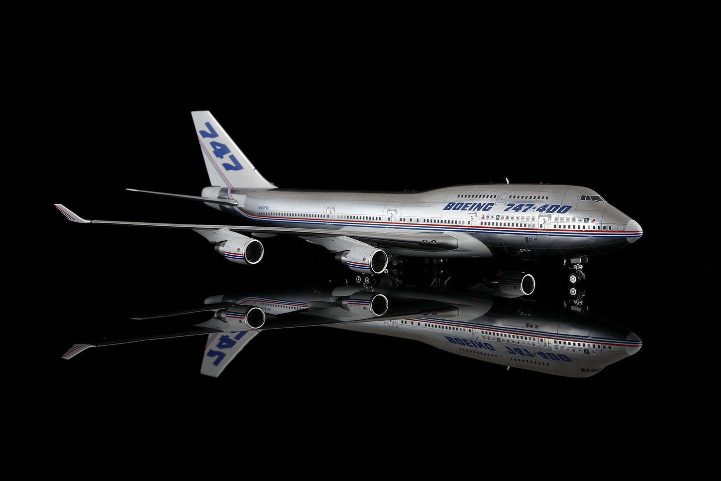 Boeing B747-400 House Color N401PW Polished 9