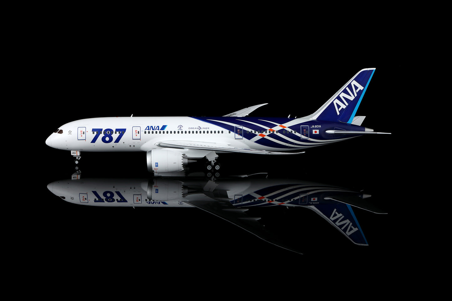 All Nippon Airways B787-8 Dreamliner JA801A – image 12