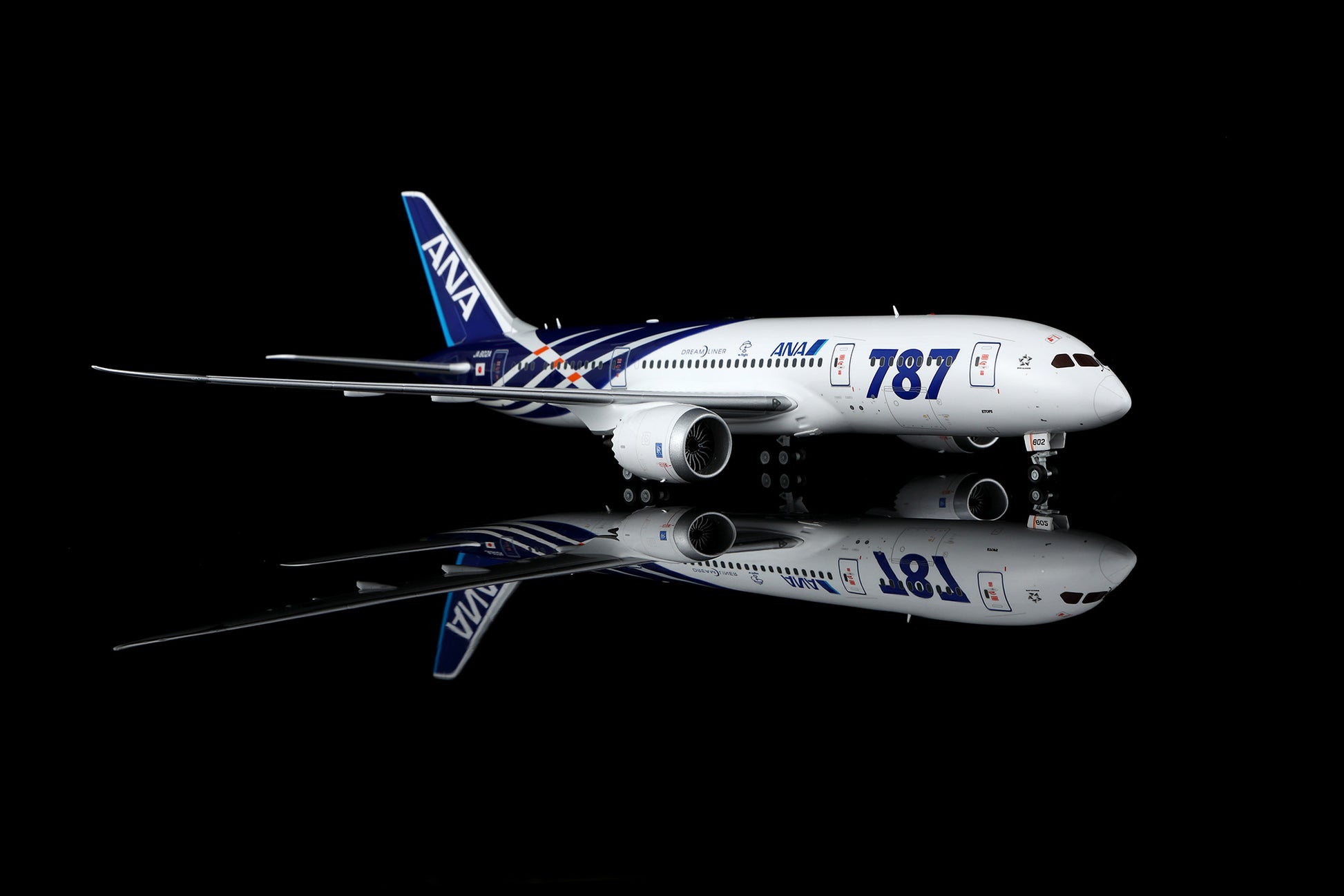 All Nippon Airways B787-8 Dreamliner JA802A – image 3