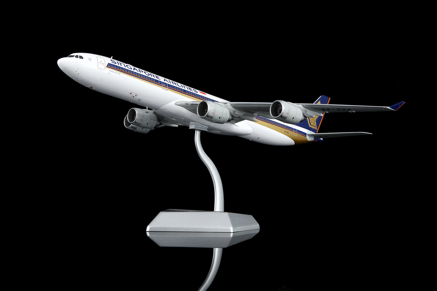 Singapore Airlines A340-500 9V-SGA 10