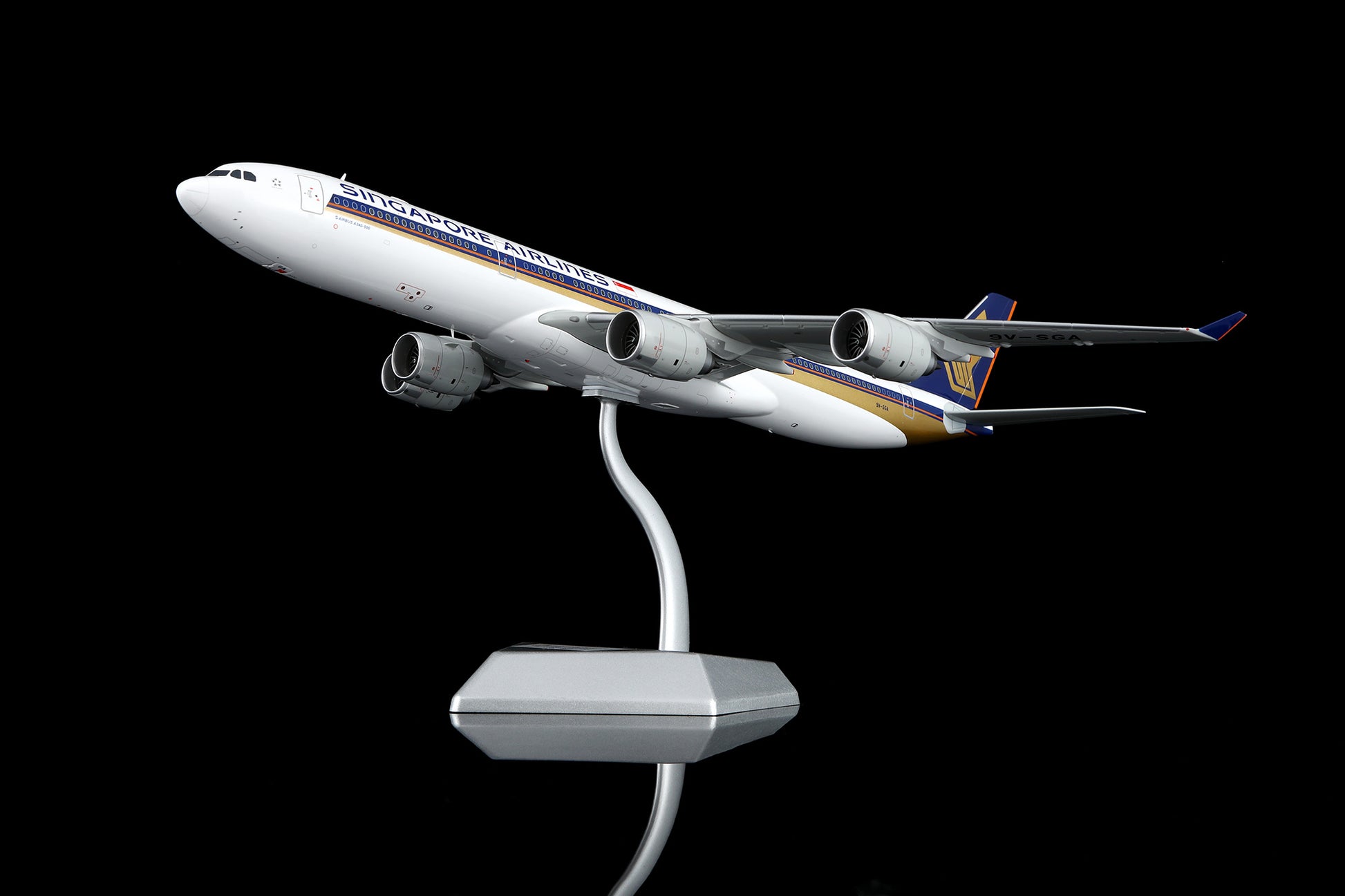 Singapore Airlines A340-500 9V-SGA 10