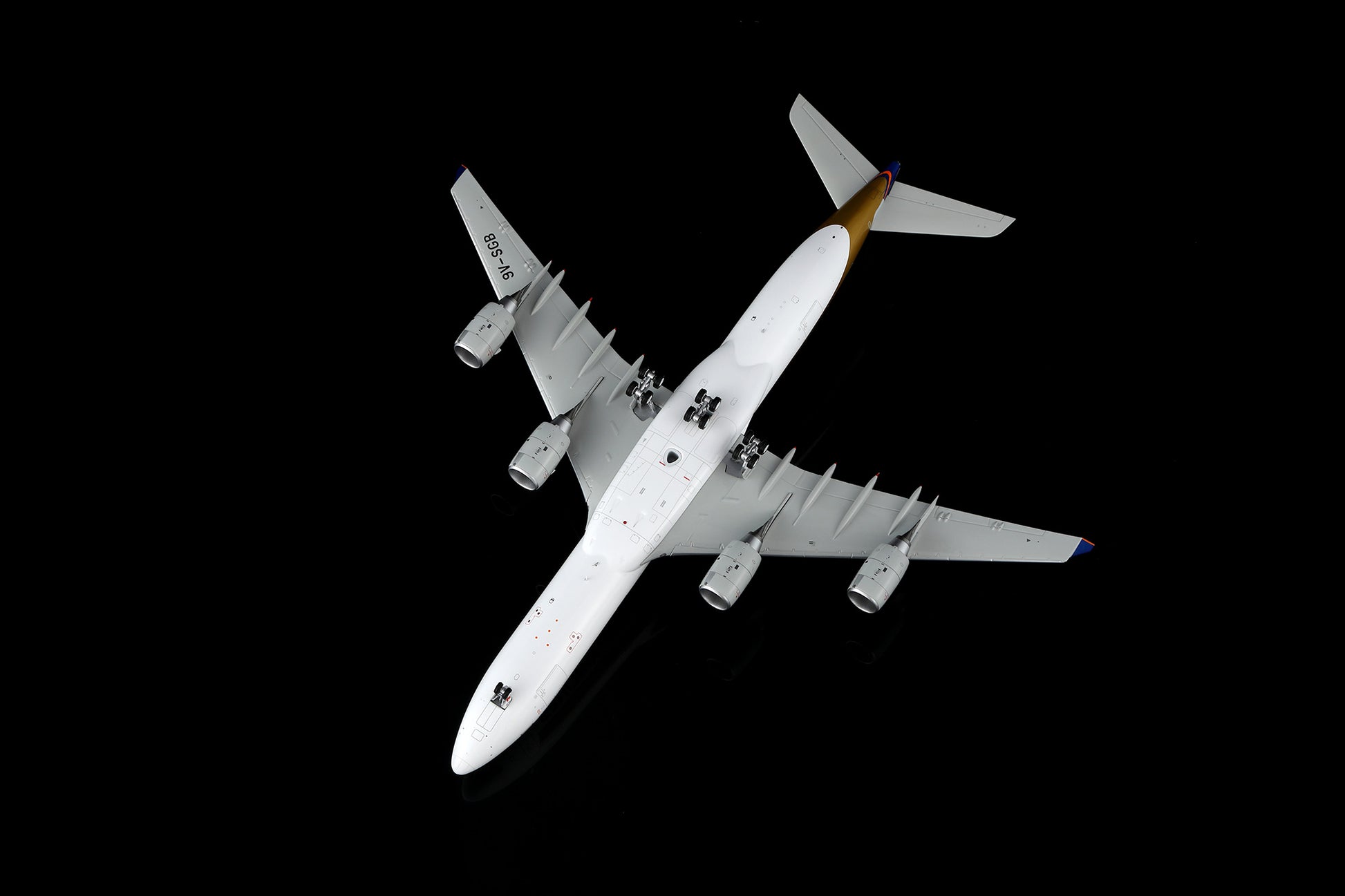 Singapore Airlines A340-500 9V-SGB 11