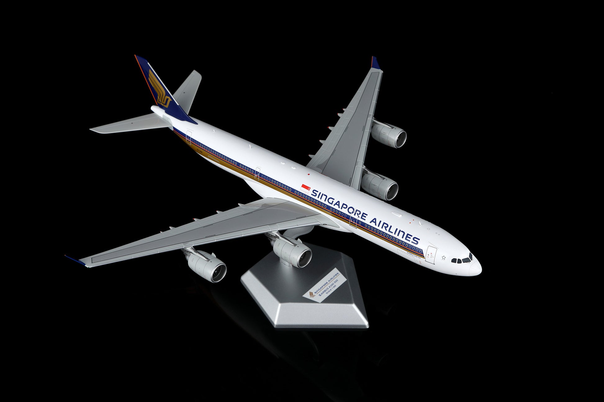 Singapore Airlines A340-500 9V-SGB 8