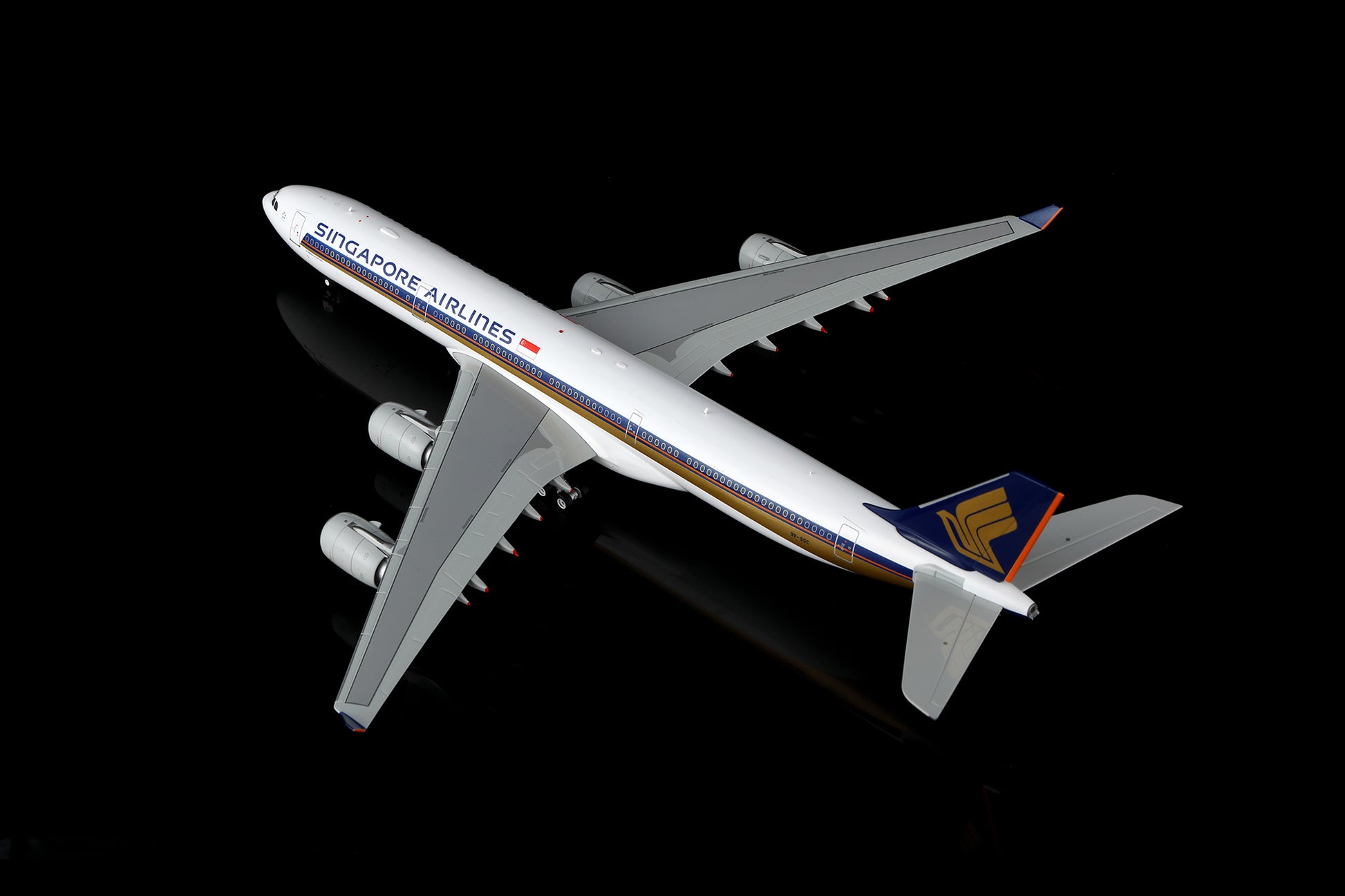 Singapore Airlines A340-500 9V-SGC – image 8