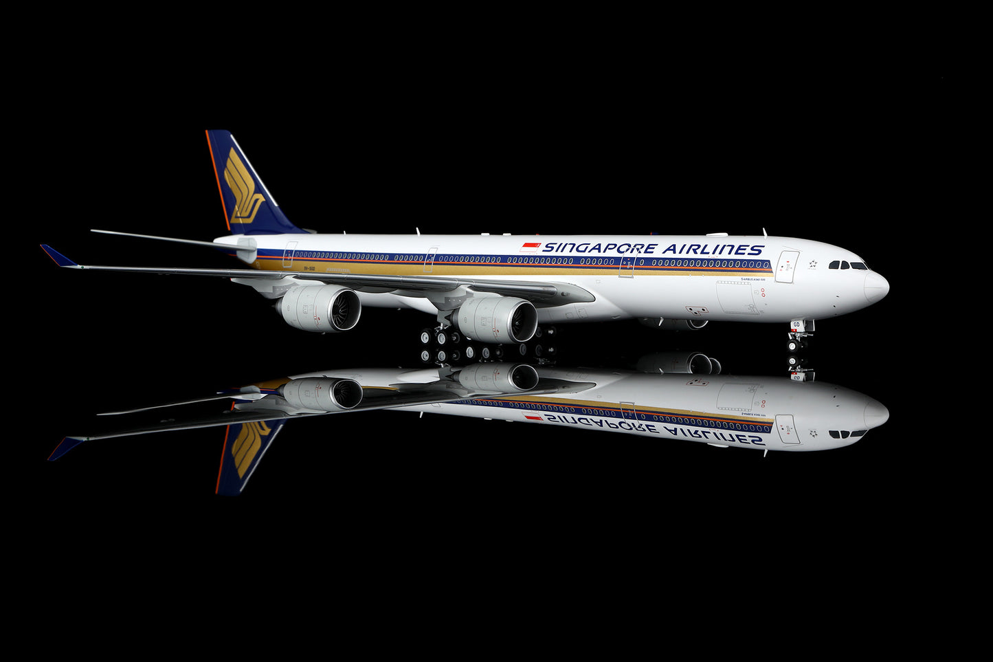 Singapore Airlines A340-500 9V-SGD – image 5