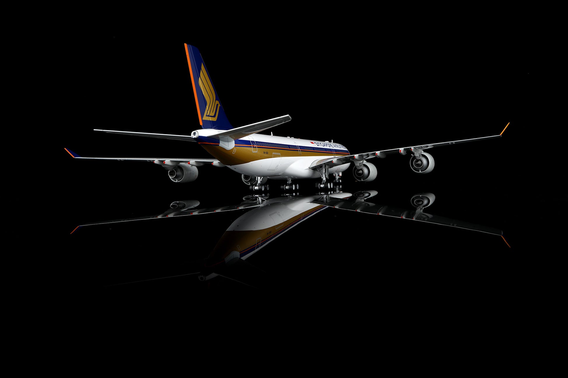 Singapore Airlines A340-500 9V-SGD – image 7