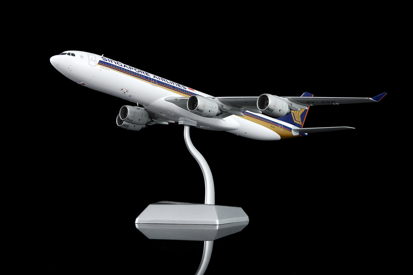 Singapore Airlines A340-500 9V-SGD – image 10