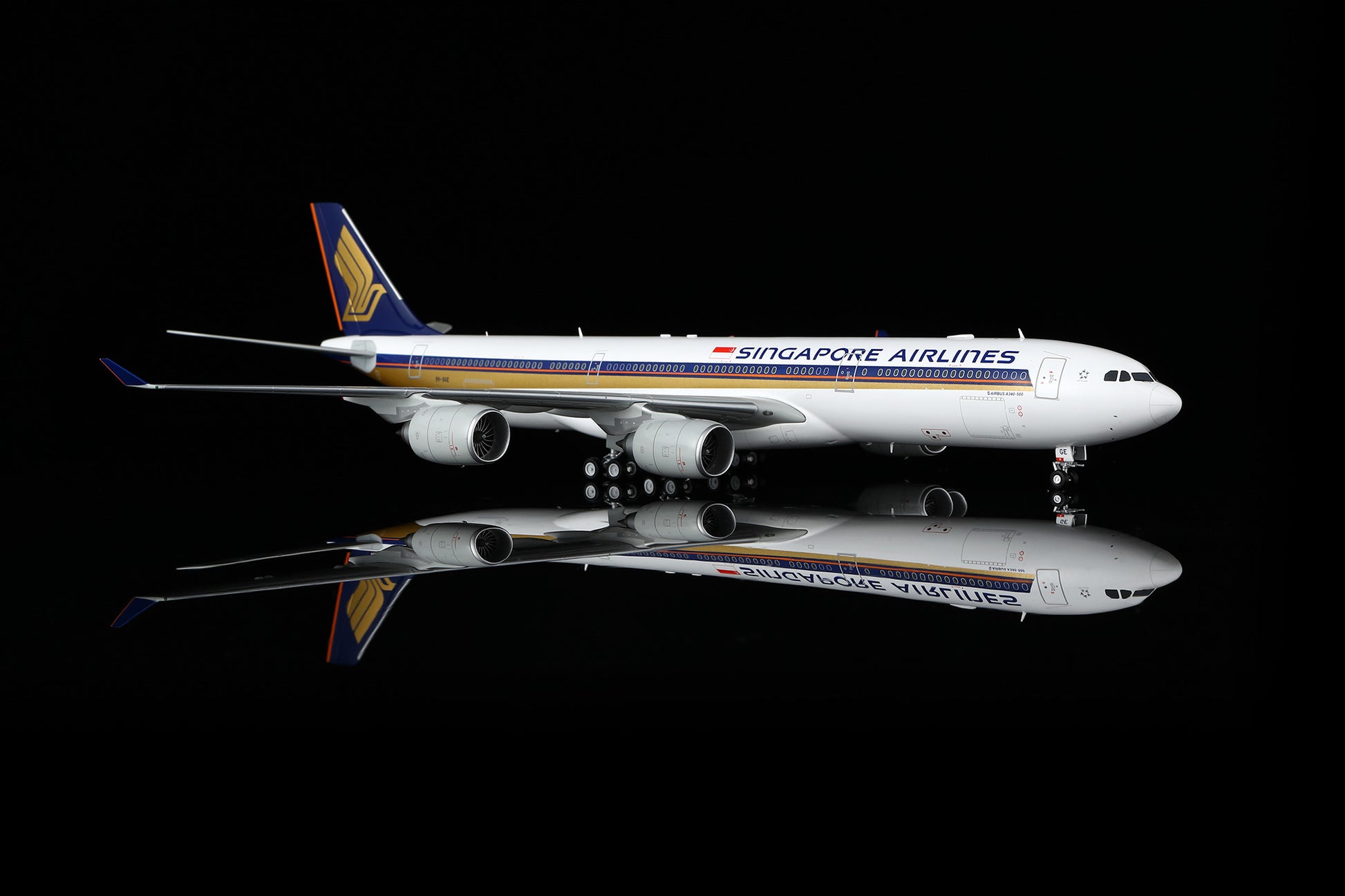 Singapore Airlines A340-500 9V-SGE – image 4